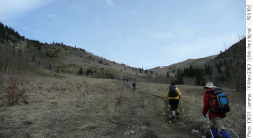 Heading up to Grass Pass