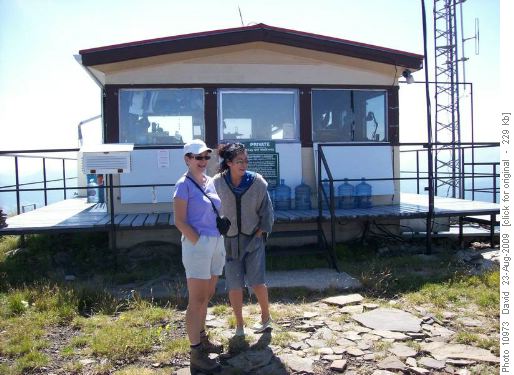 {522 bre eve} chatting up the lookout attendant