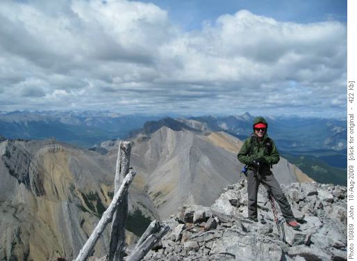 {607 Dam Gan} on summit of Mount Utopia