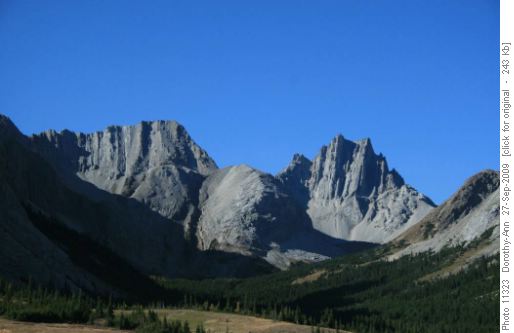 part of Opal Range with Piper Pass just hidden on the right