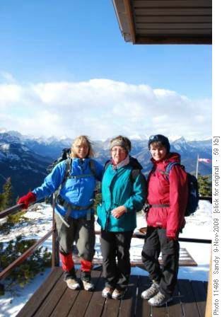 {184 Kim Kempe}, {1314 Barb Brunton} & guest Jocelyn at Barrier fire lookout