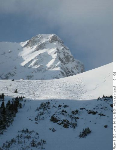 A busy Saturday on Pocaterra ridge (Mount Pocaterra in the background).
