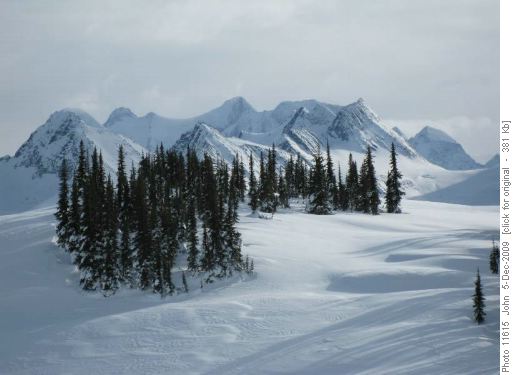 Think this is the Asulkan ridge and the Bonney glacier on the right.