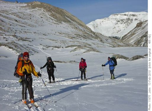 John, Alicja, Jeannine and David ready for the glacier ascent to Peyto Hut John, Alicja, Jeannine and David ready for the glacier ascent to Peyto Hut