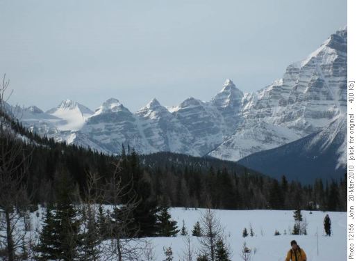 The valley (part of) of the Ten peaks form the Skoki trail