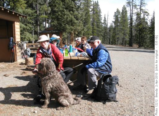 Civilized lunch. A full hour in the sun with picnic tables!