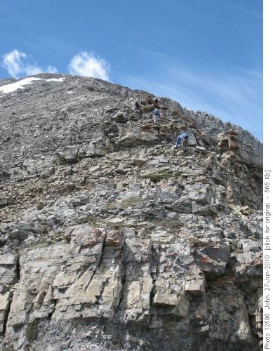 Scrambling along the NE ridge of Holy Cross