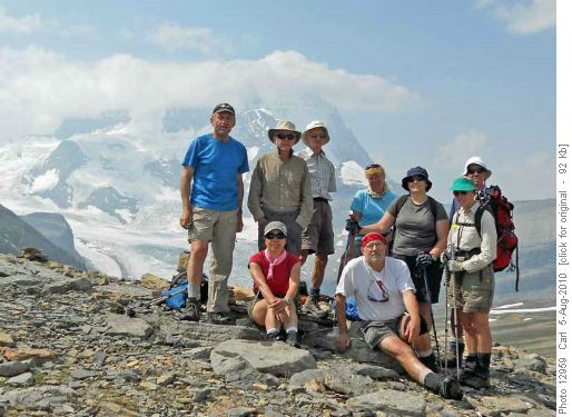 Carl, Damian, John, Susan, Alicja, Christine, David, Yoko and Ivan at Snowbird Pass (Mt Robson in background) Carl, Damian, John, Susan, Alicja, Christine, David, Yoko and Ivan at Snowbird Pass (Mt Robson in background)