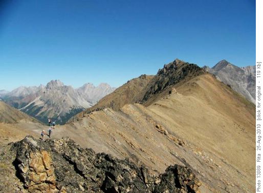 towards N summit of Grizzly Ridge