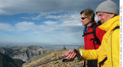 {413 ga lu} observes as {212 d mu} makes a point on Mt Alderson