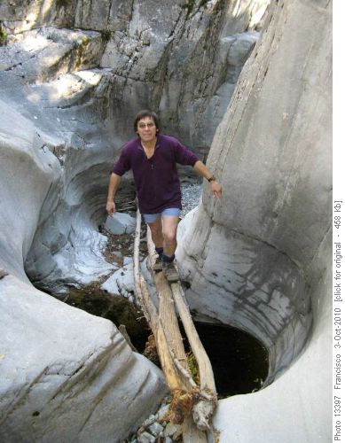 From the heights to the deep. {460 Yves Flottat} in Nihahi ck. canyon