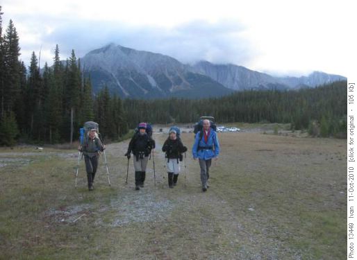 Mt.Shark/ Christine, Sharon, Yoko, Dave/. Mt.Shark/ Christine, Sharon, Yoko, Dave/.