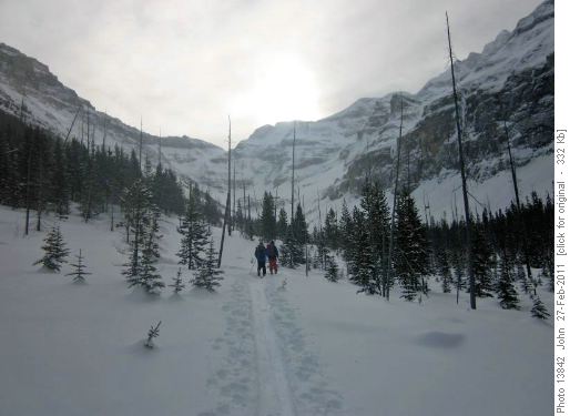 {140 Nor Acq} and {188 Bill Le} heading up Stanley valley