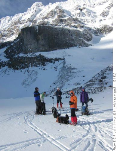 Break ascending moraines between Epaulette mountain and White Pyramid.