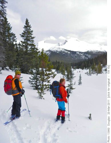Sue and Maria towards Mosquito Peak