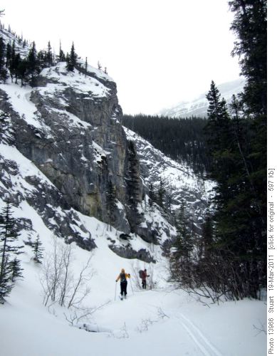 {957 bo w } and {607 da gan } descending Rocky Creek