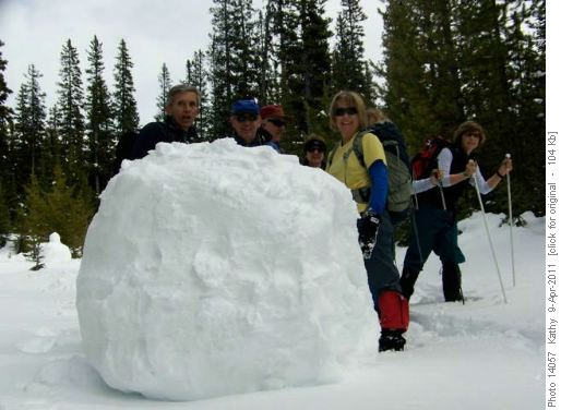 {1052 Mario Festival}, {169 Joe Gerritsen} & {206 Barb Mitchell} admire their work