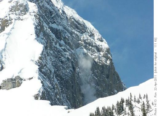 Powder avalanche off Sarrail outlier