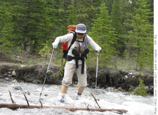 {168 Sim Galloway} washes her boots