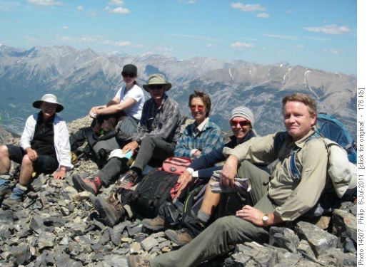 Lunchtime: Jeanette, Flo, Damian, Yolande, Rosanne & Jim