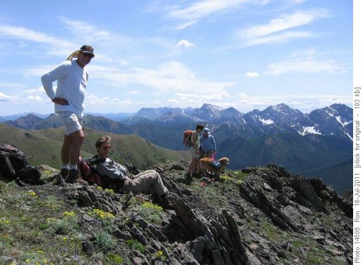 On the lower Lipsett summit ({983 Larry Arnelien} & {276 Yolande de} in foreground)