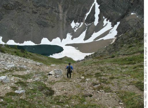 Steep descent to Temple Lake