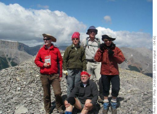 Group on peak at GR466270