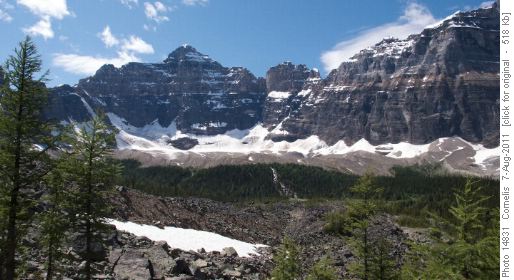 View of Paradise Valley and the Horseshoe Glacier and Mt Hungabee (3493m)