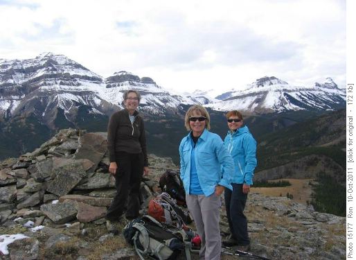 {944 Shirley Semaka}, {206 Barb Mitchell} & {1054 Kathy Brisco} on Mt. John Ware