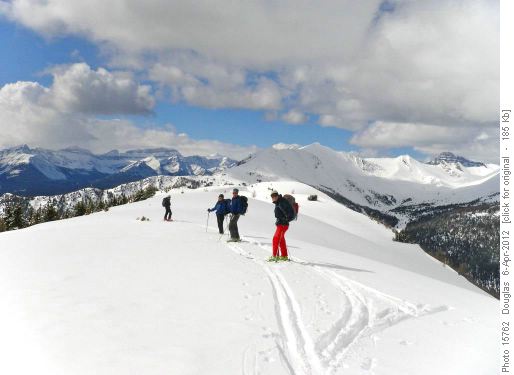 Group along ridge above Purple Bowl - Lars, Marianne, Philip, Norman