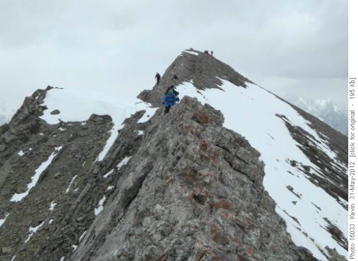 Traversing south along the the ridge from the summit