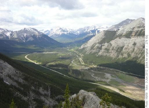 Kananaskis Valley from North ridge at Mt.Baldy