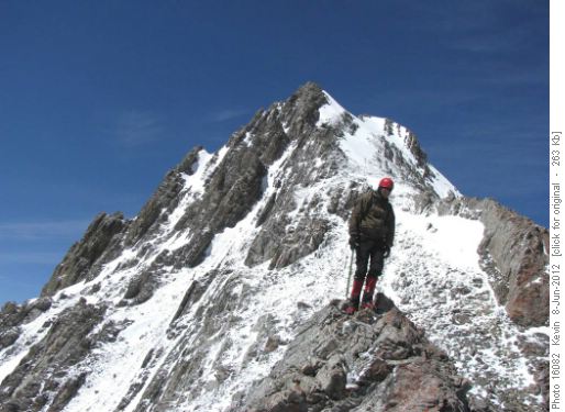 Descending the ridge back to the col