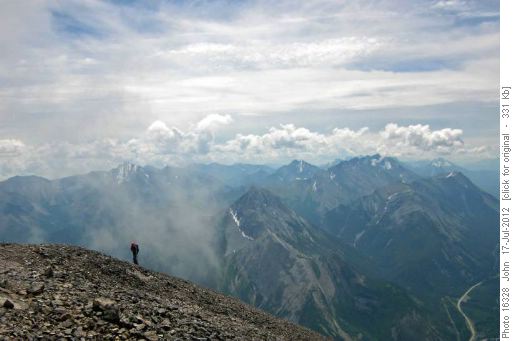 {607 Dam gann} on summit ridge Mount Kidd