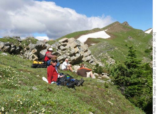 Break out of the wind as the open ridge turns north