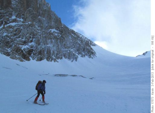 Sim skiing the mid section of the Robertson Glacier