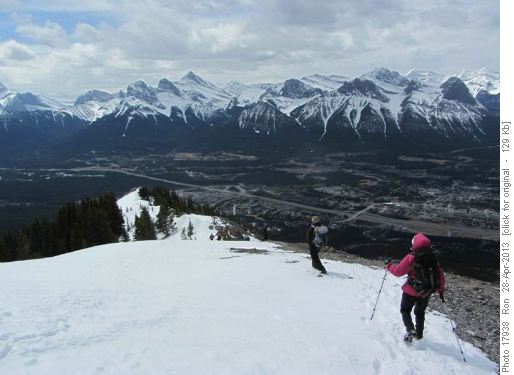Heading down from the teahouse
