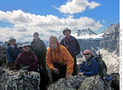 {826 John Kat}, {976 Jean Proc}, {607 Dam Gann}, {532 John Du}, {212 Dav Mul} and {1566 jan Cary} on north summit Panorama ridge