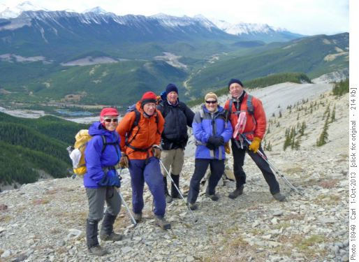 On the way down (Forgetmenot Pond and Nihahi Ridge in bkg) On the way down (Forgetmenot Pond and Nihahi Ridge in bkg)