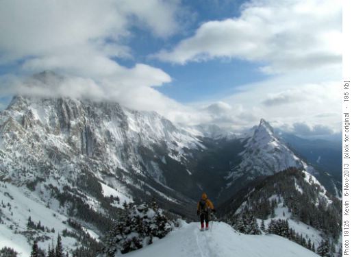 Heading back down to the SE end of the ridge
