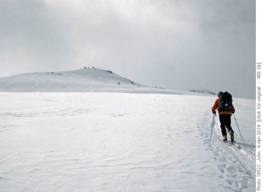 {154 Phil Creer} heading towards Little Crowfoot summit