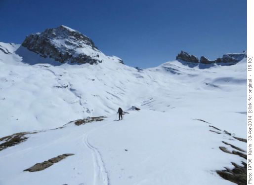 Spectacular scenery on the East side traverse of Cirque Peak