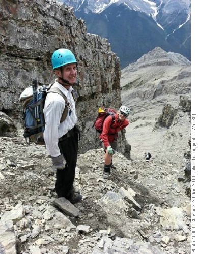 Descent from East End of Rundle {212 d mu}, {172 ch g}