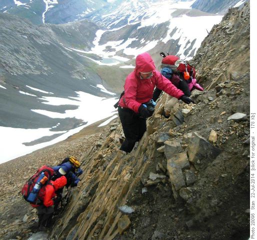 Descending to Northover Lakes