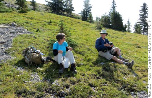 Aldis and Philip enjoying a break on the way up