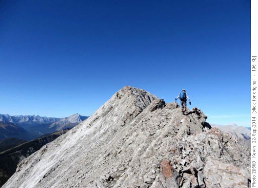 Traversing the ridge between the Lineham South and North Twins