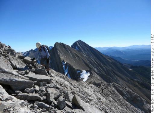 Inge traversing the ridge towards GR618951