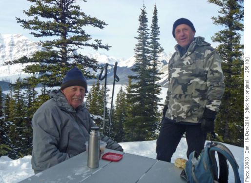 A quick snack at Blueberry Hill lookout