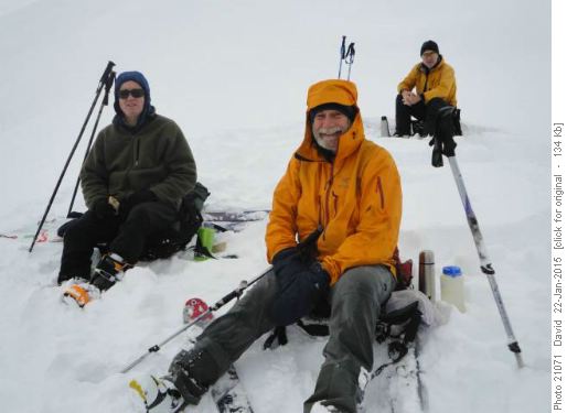 {220 ji pa}, {532 j du} and {607 da gan} enjoy lunch below Sapphire Col Galcier