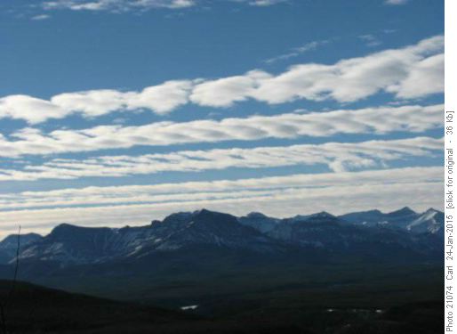 Strange chinook clouds--apparently <i>undulatus</i> or <i>streets</i>